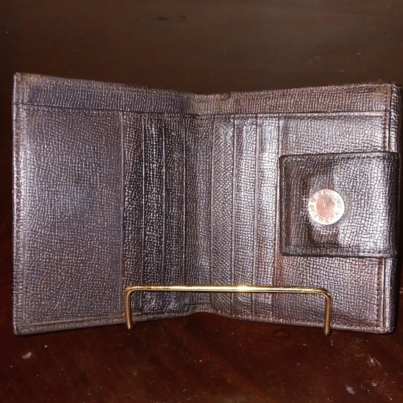 BVLGARI BLACK LEATHER COMPACT WALLET - Picture 6 of 10